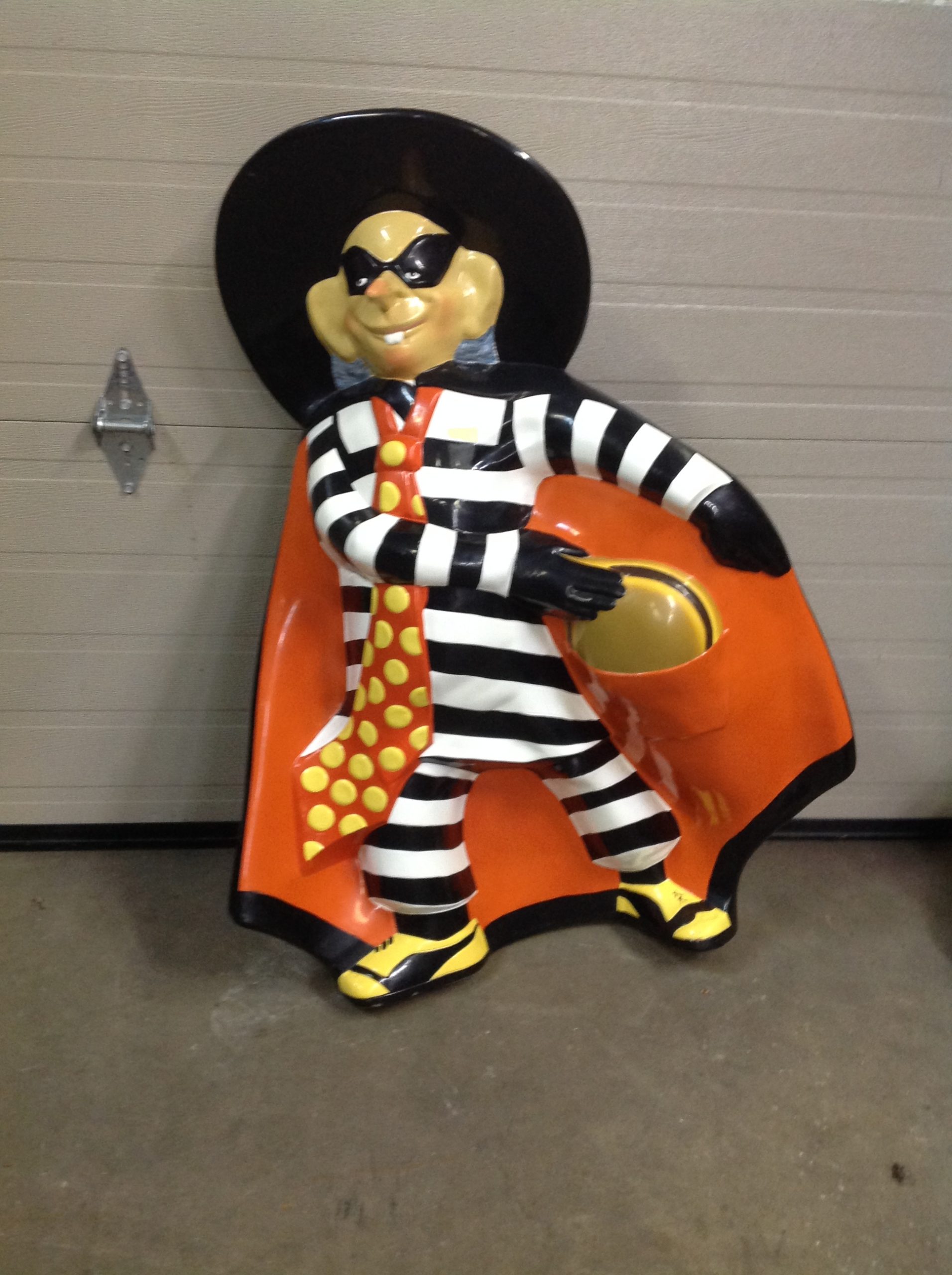 piss burglar