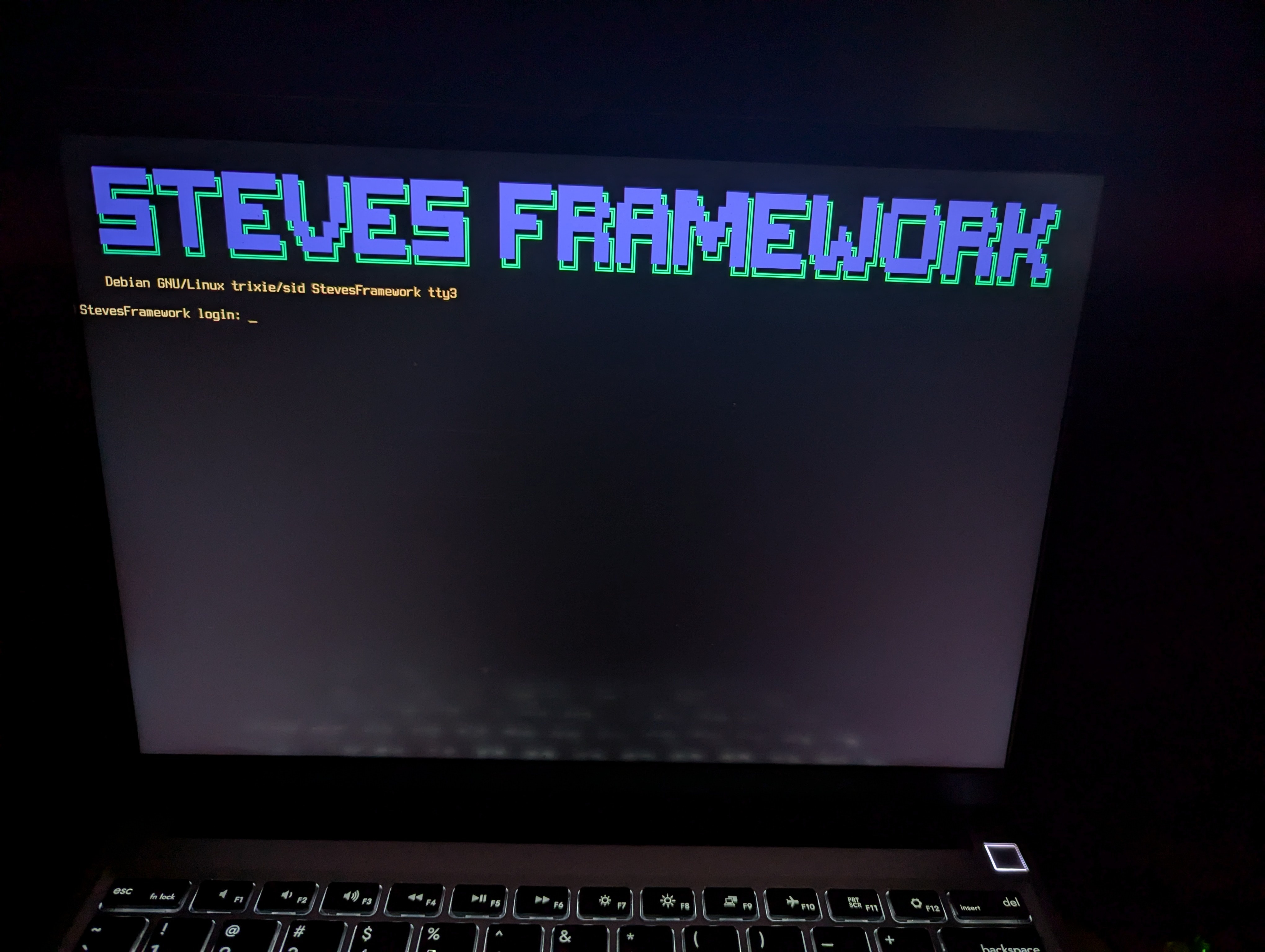 Photo of a Linux framebuffer console