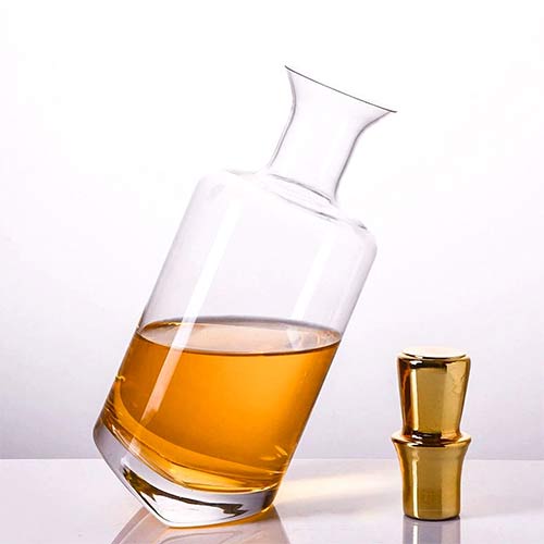 Tip resistant decanter